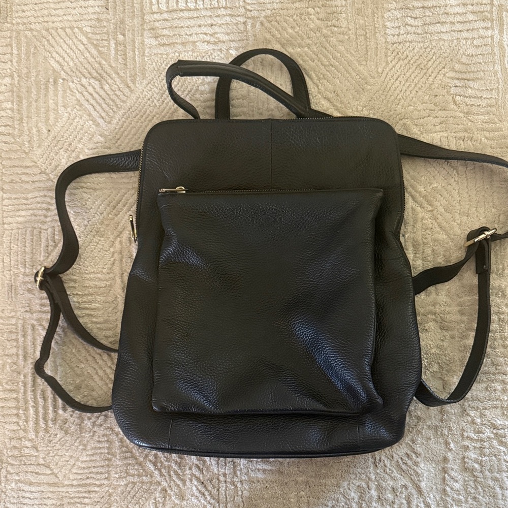 UNICA! FIRENZE - Black Leather women’s Backpack - Classic Everyday Bag
